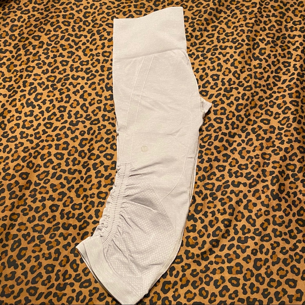 Lululemon EBB TO FLOW CROP BOTTOMS